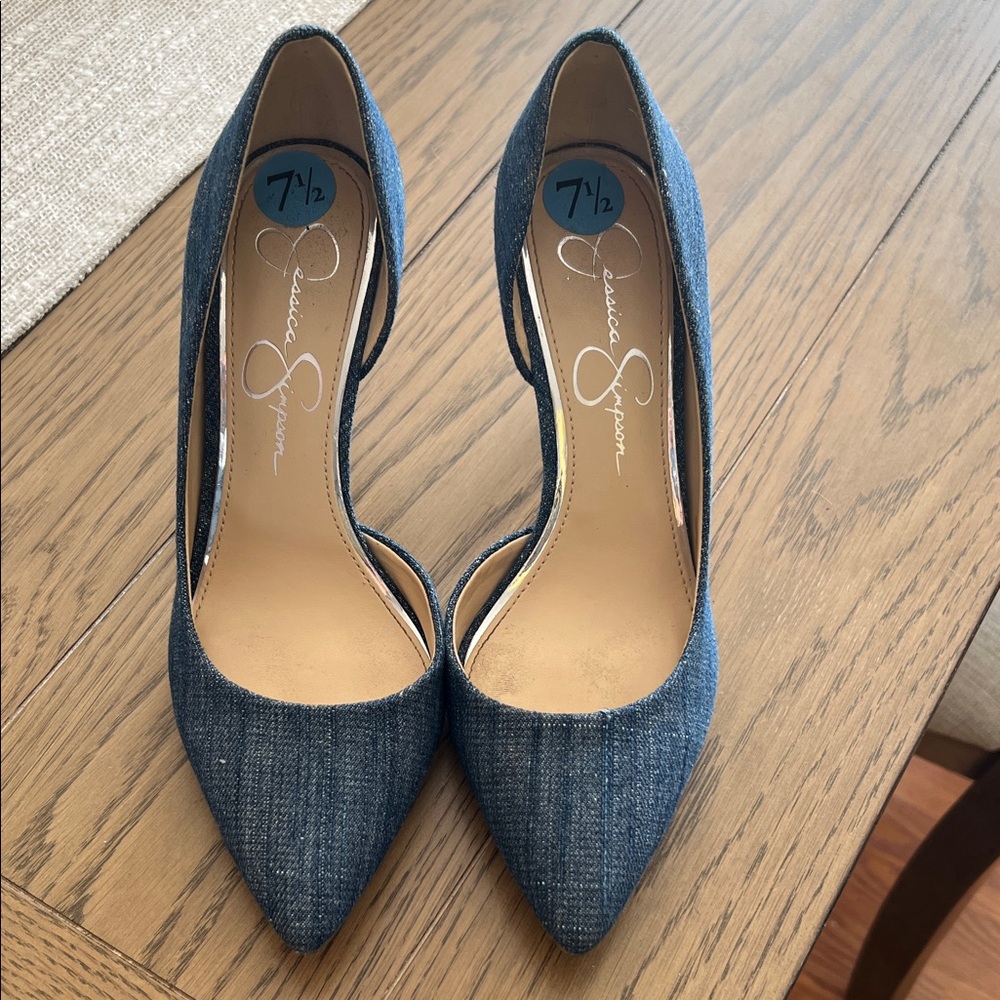 Jessica Simpson Navy Heels - Picture 2 of 4